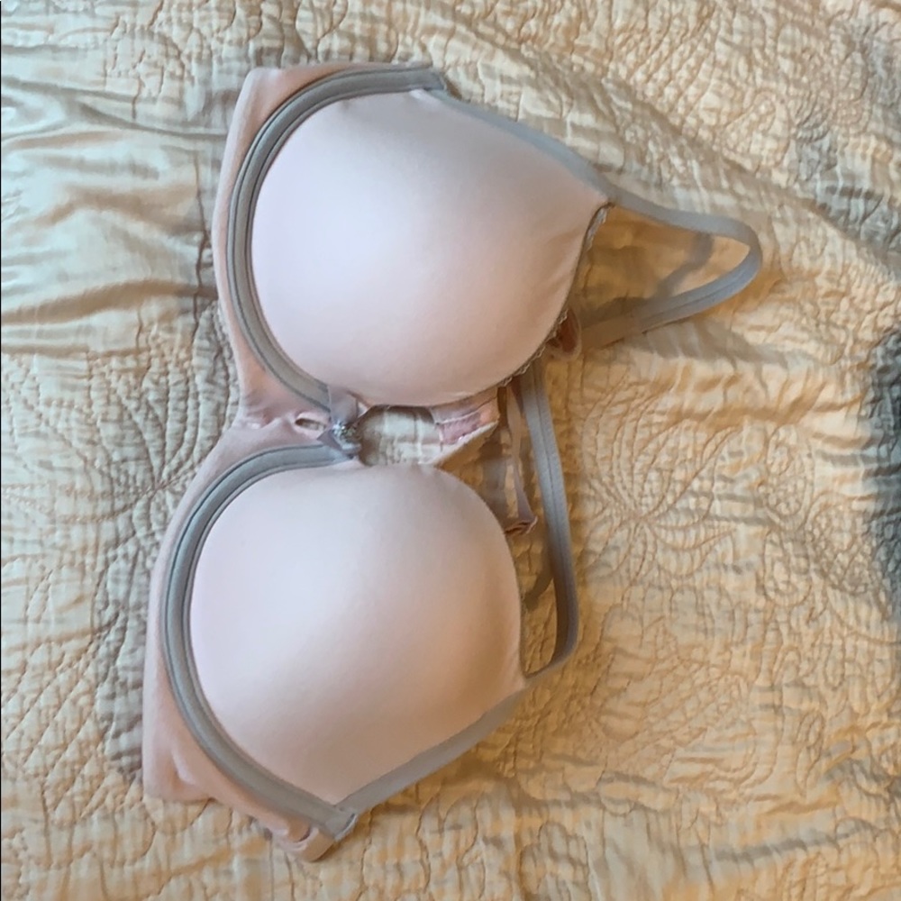Victoria's Secret Body by Victoria lined demi. 32D